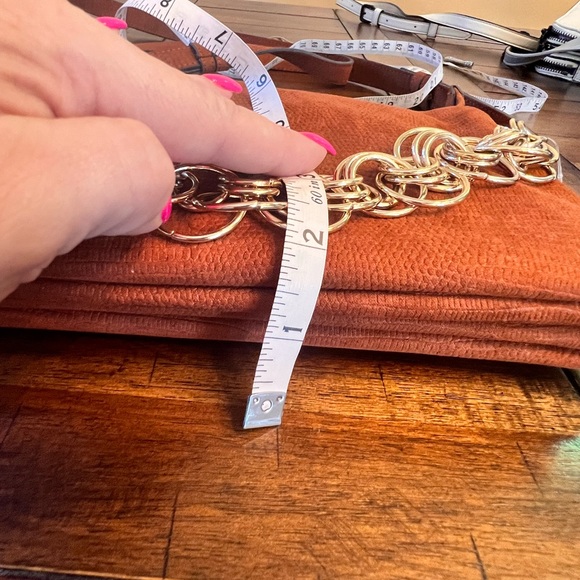 NWT INC Camel Lizard Crossbody bag with Gold tone chain in front - Picture 5 of 14